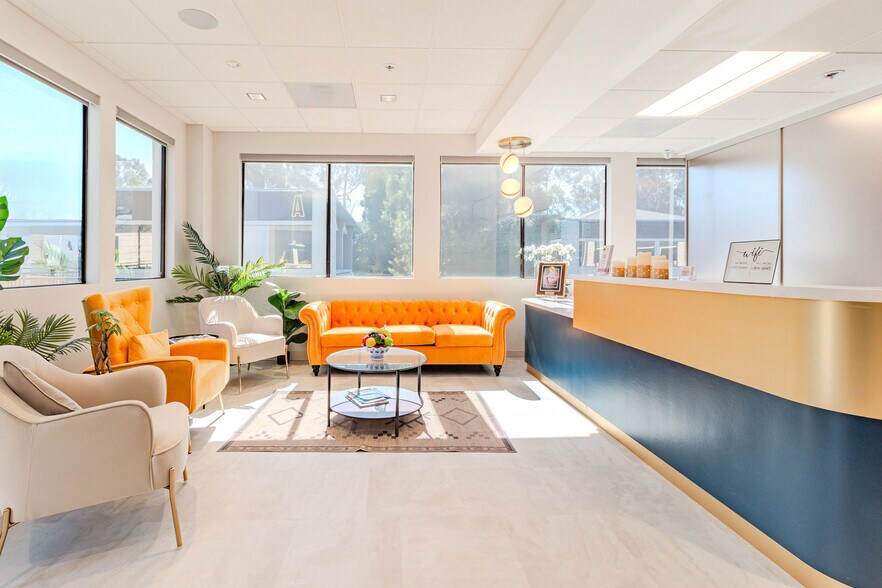 More Photos Of 8950 Villa La Jolla Dr, La Jolla Medical For Lease