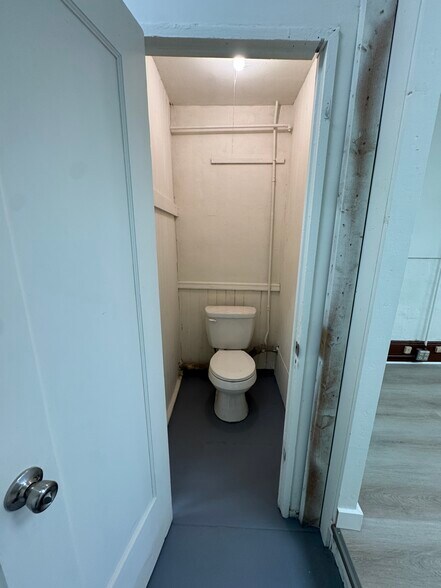 More Photos Of 1551-1555 Clement St, San Francisco Storefront Retail Residential For Lease