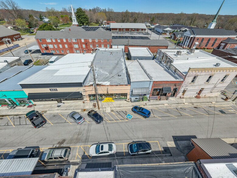 More Photos Of 108 W Walnut St, Smithville Restaurant For Sale