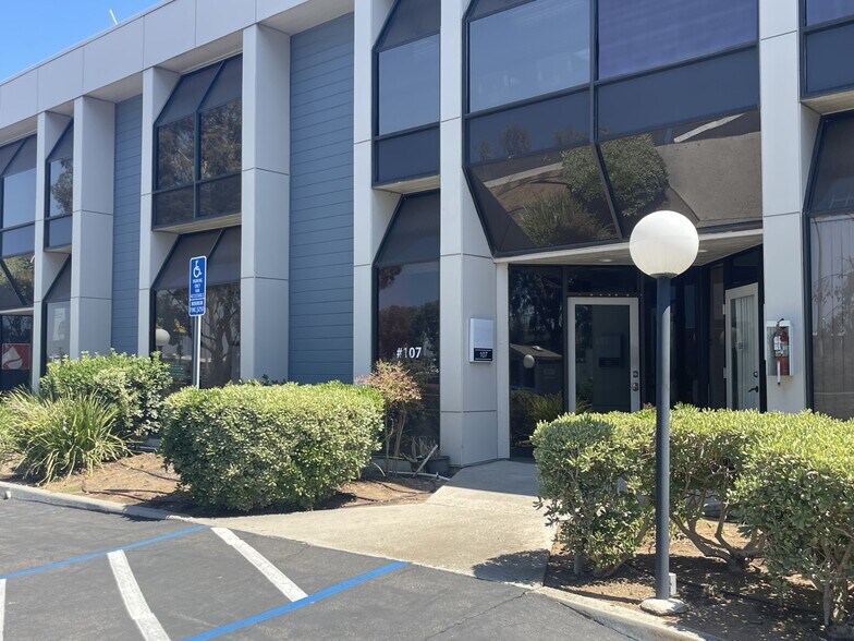 More Photos Of 4550 Kearny Villa Rd, San Diego Office For Sale