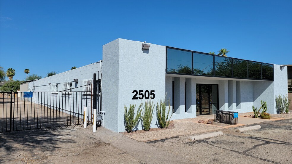 More Photos Of 2505 N Alvernon Way, Tucson Office For Sale