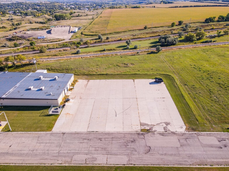 More Photos Of 1025 4 Bottle Dr, Valley City Industrial For Lease