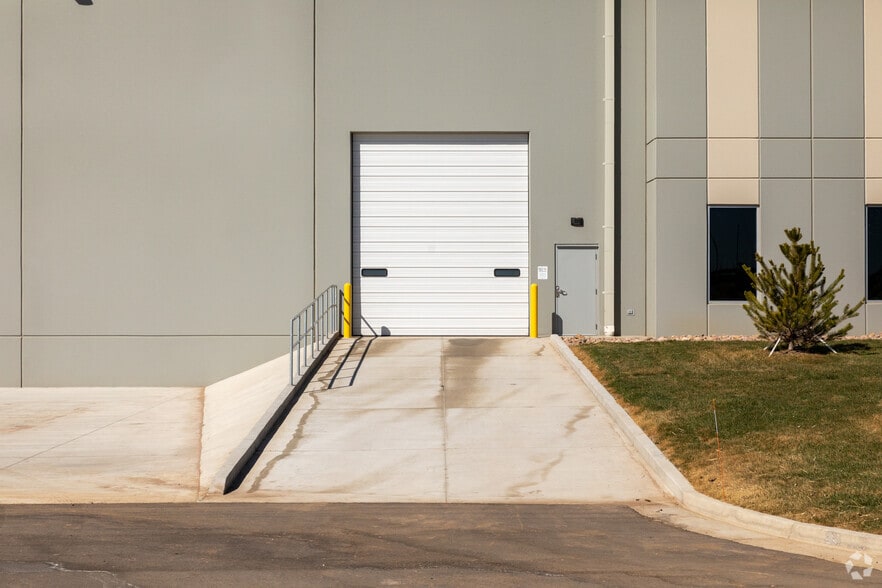 More Photos Of 21001 E 13th Ave, Aurora Distribution For Lease