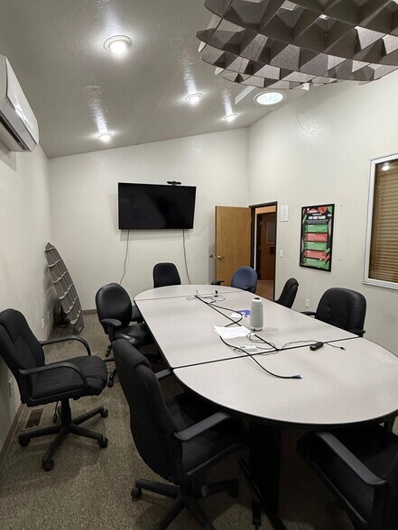 More Photos Of 2990 N Townsend Ave, Montrose Light Distribution For Sale