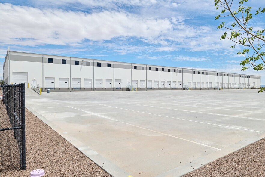 More Photos Of 8900 Escobar Dr, El Paso Distribution For Lease