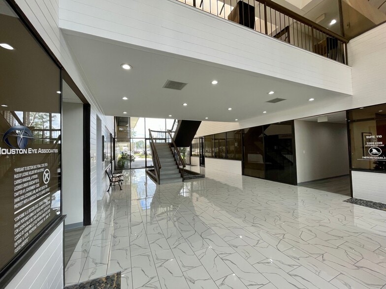 More Photos Of 333 N Rivershire Dr, Conroe Office For Lease