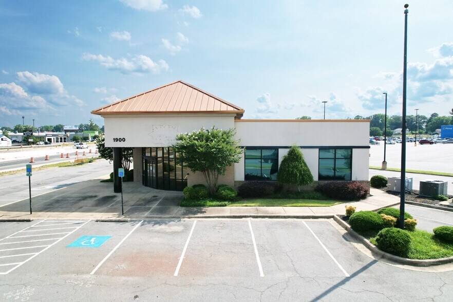 Primary Photo Of 1900 John Harden Dr, Jacksonville Bank For Sale