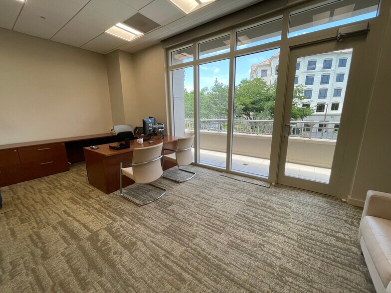 More Photos Of 8625 Tamiami Trl N, Naples Office For Lease