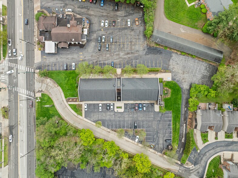 More Photos Of 8180 Brecksville Rd, Brecksville Medical For Lease