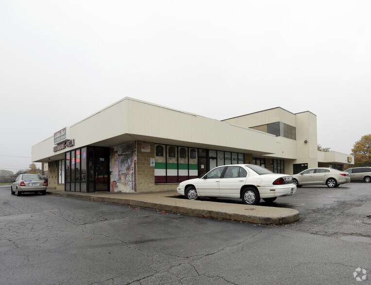 More Photos Of 7950-7976 W 167th St, Tinley Park Storefront Retail Office For Lease