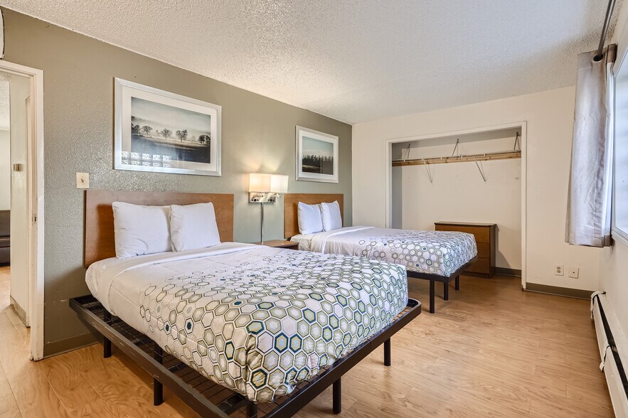 More Photos Of 715 Kipling St, Lakewood Hotel For Sale