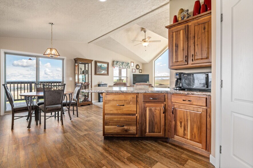 More Photos Of 110 Seubert Heights Dr, Cottonwood Trailer Camper Park For Sale