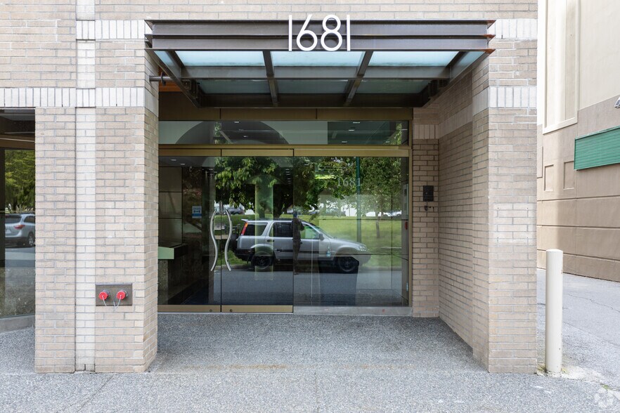 More Photos Of 1681 Chestnut St, Vancouver Office For Sale