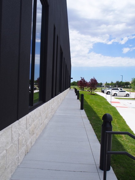 More Photos Of 4000 E Plano Pky, Plano Distribution For Lease