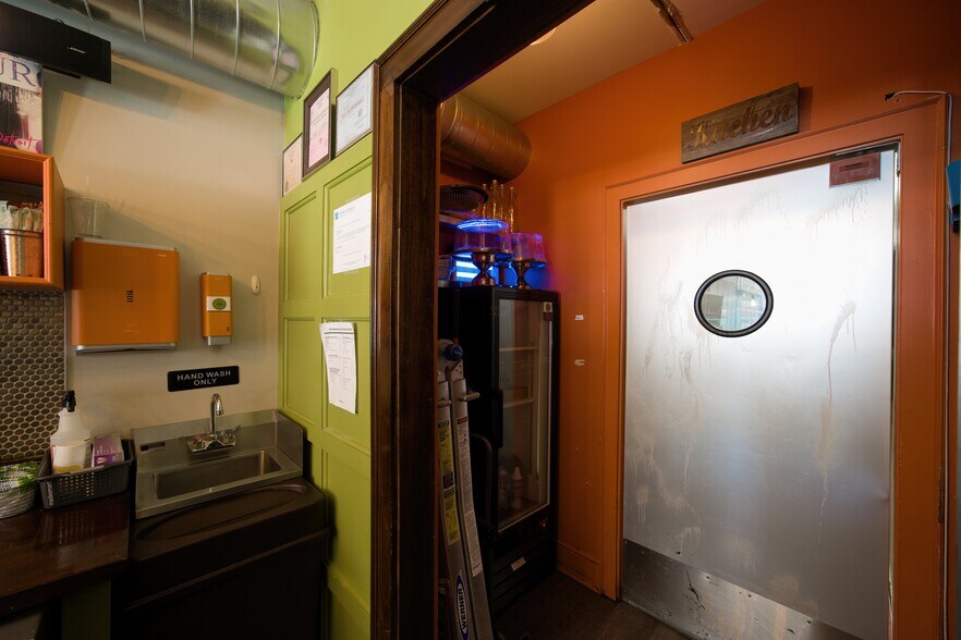 More Photos Of 19614 Grand River Ave, Detroit Storefront For Sale