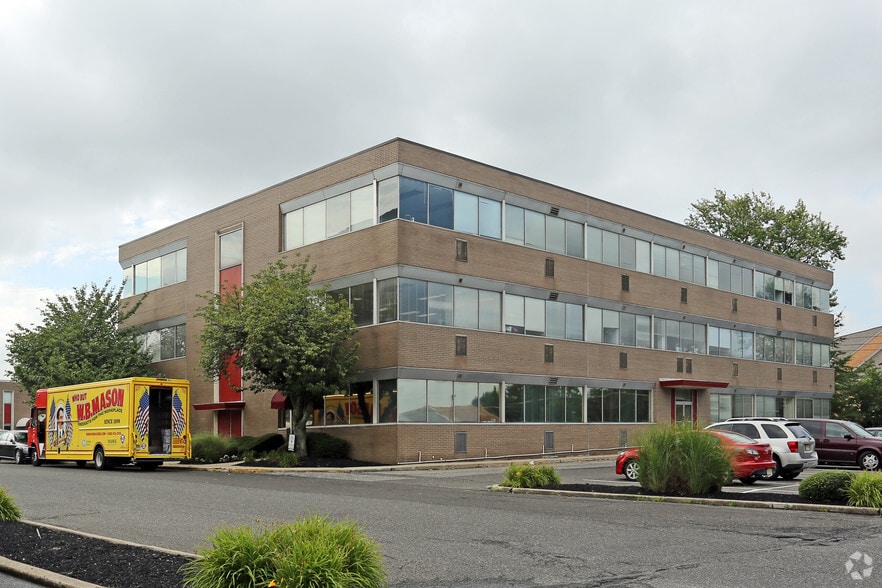 More Photos Of 1060 Kings Hwy N, Cherry Hill Office For Lease