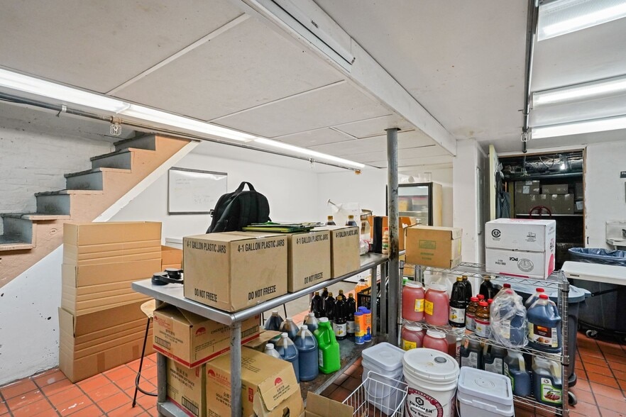 More Photos Of 63-65 Broad St, Boston Storefront Retail Residential For Sale