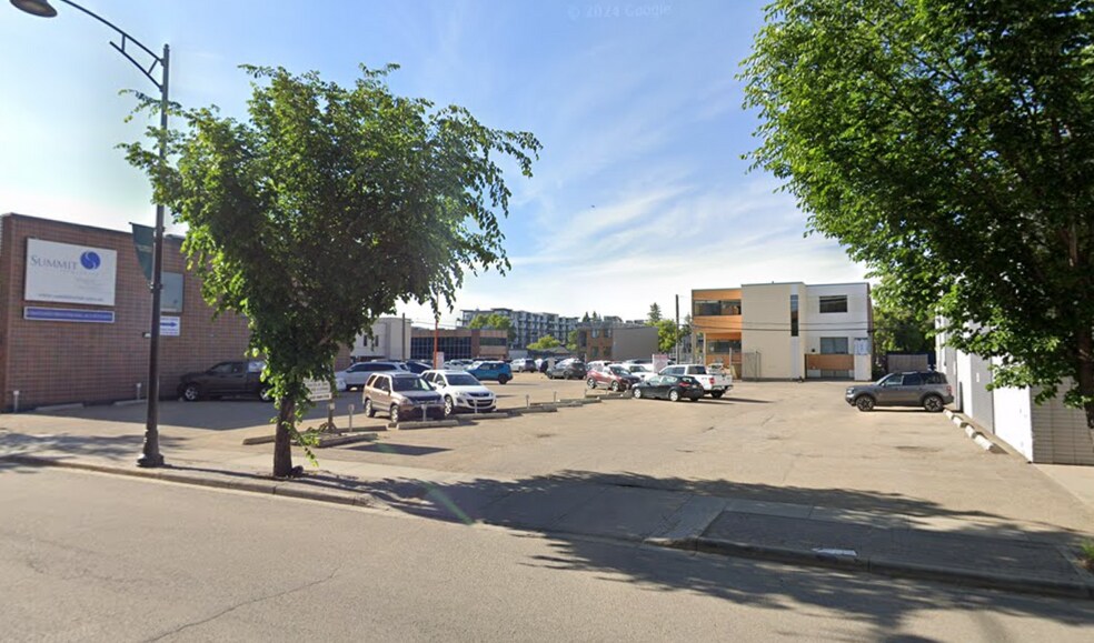 More Photos Of 4709-4719 49 Av, Red Deer Storefront For Sale