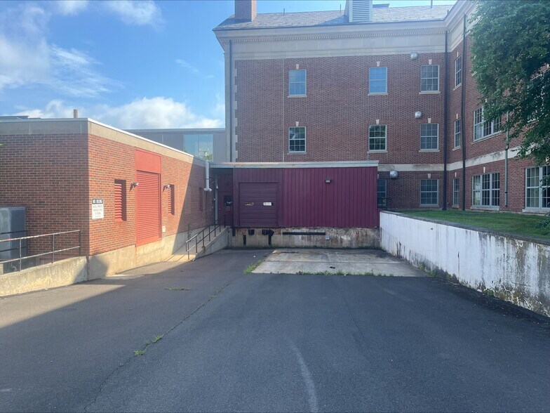 More Photos Of 355 Maple Ave, Harleysville Manufacturing For Lease