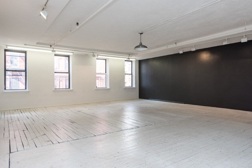 More Photos Of 154-158 Ludlow St, New York Office For Lease