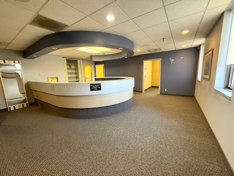 More Photos Of 55 Town Line Rd, Wethersfield Medical For Lease