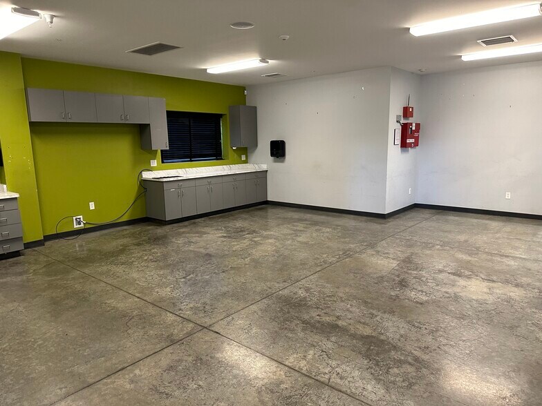 More Photos Of 487 Ryan Ave, Chico Industrial For Lease