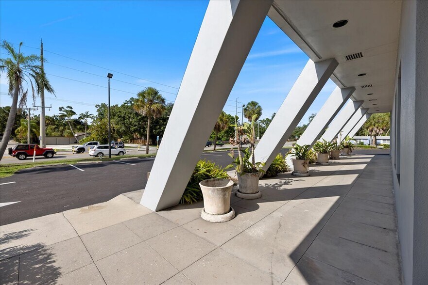More Photos Of 1000 N Tamiami Trl, Nokomis Bank For Sale