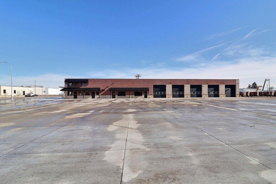 More Photos Of 1616 2nd Ave, Greeley Service For Lease