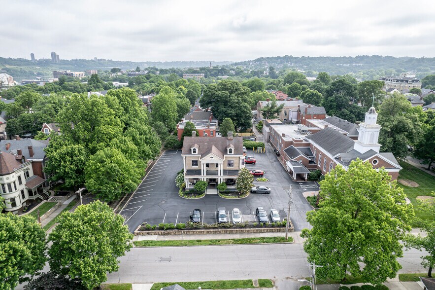 More Photos Of 401 Park Ave, Newport Office For Sale
