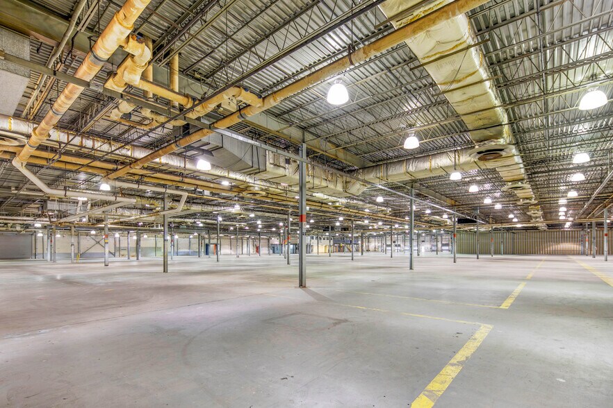 More Photos Of 3036 Gillespie St, Fayetteville Manufacturing For Lease