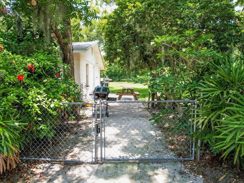 More Photos Of , Lakeland Unknown For Sale