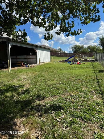 More Photos Of 3820 E 20th St, Joplin Specialty For Sale