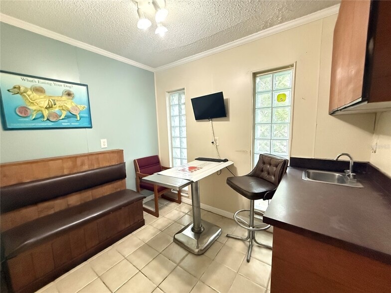 More Photos Of 1631 W Bay Dr, Largo Unknown For Lease