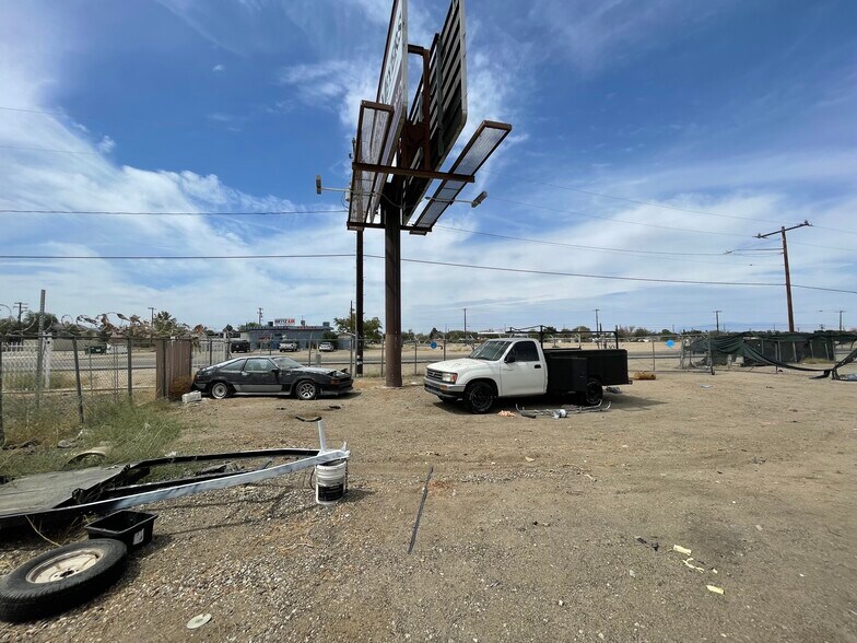 More Photos Of 45424 N Sierra Hwy, Lancaster Manufacturing For Sale