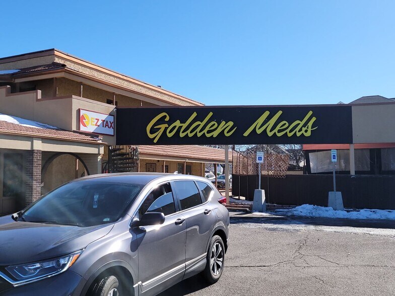Primary Photo Of 970 S Oneida St, Denver Restaurant For Lease