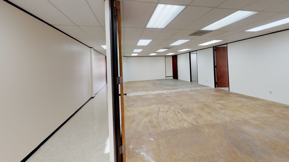 More Photos Of 10435 Greenbough Dr, Stafford Office For Lease