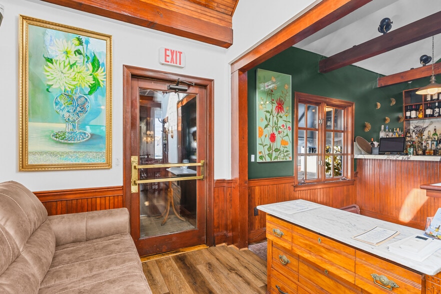 More Photos Of 488 South St, Hyannis Restaurant For Sale