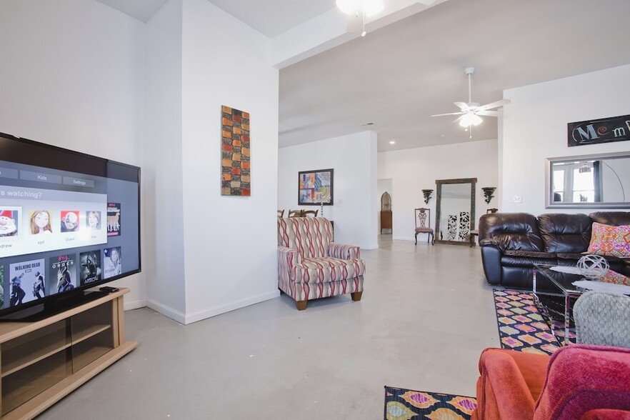 More Photos Of 179 Vance Ave, Memphis Office For Sale