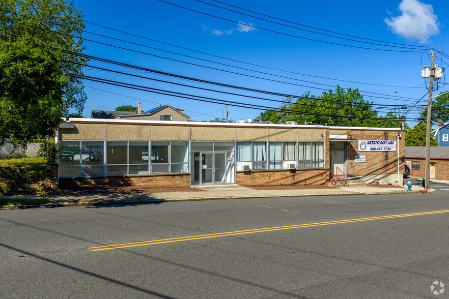 More Photos Of 2075 Millburn Ave, Maplewood Medical For Lease