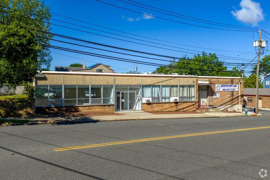 More Photos Of 2075 Millburn Ave, Maplewood Medical For Sale