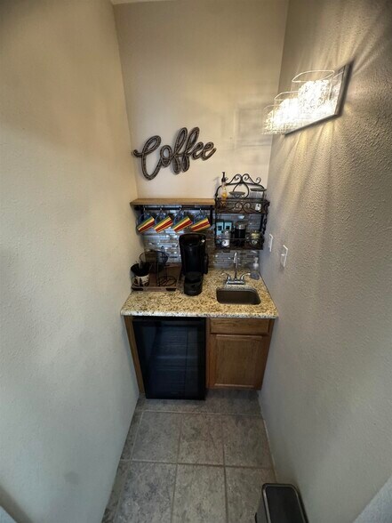 More Photos Of 1909 Indian Wells Rd, Alamogordo Loft Creative Space For Sale
