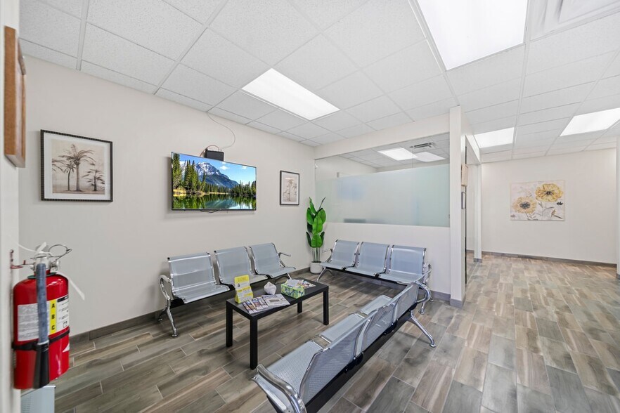 More Photos Of 13861 Plantation Rd, Fort Myers Office For Sale