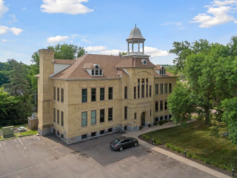 More Photos Of 261 School Ave, Excelsior Office For Lease