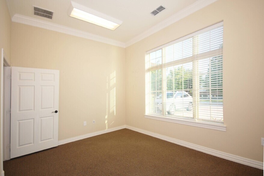 More Photos Of 425 Old Newman Rd, Frisco Unknown For Lease