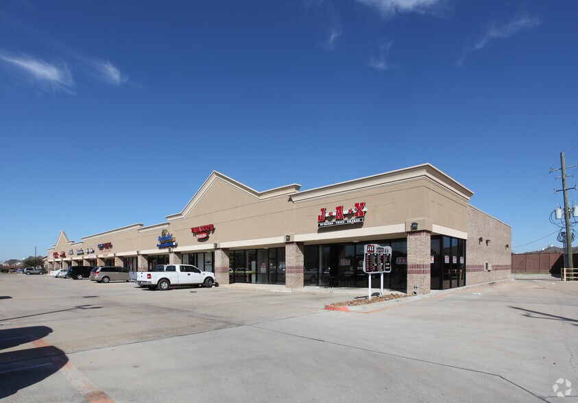 More Photos Of 4334 FM 2920, Spring Unknown For Lease