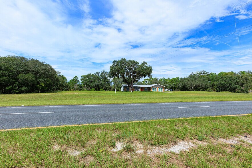 More Photos Of 15451 Commercial Way, Brooksville Office For Sale