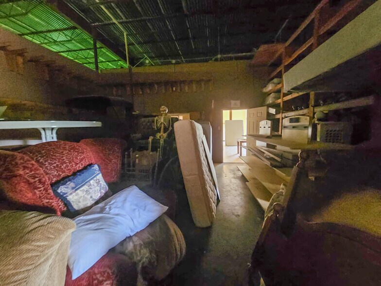 More Photos Of 1420 E Palestine Ave, Palestine Flex For Sale