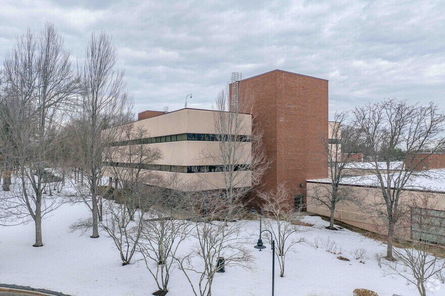 Primary Photo Of 7 Shattuck Rd, Andover Manufacturing For Lease