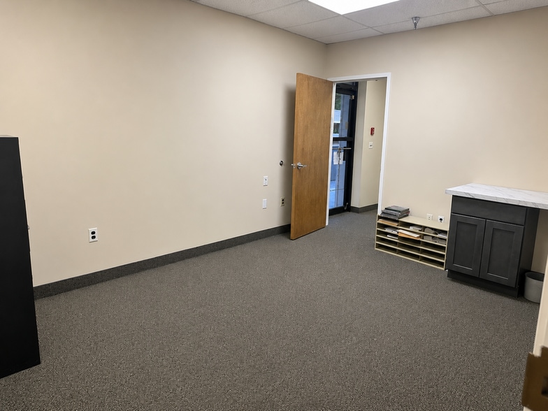 More Photos Of 1 Executive Blvd, Suffern Office For Lease