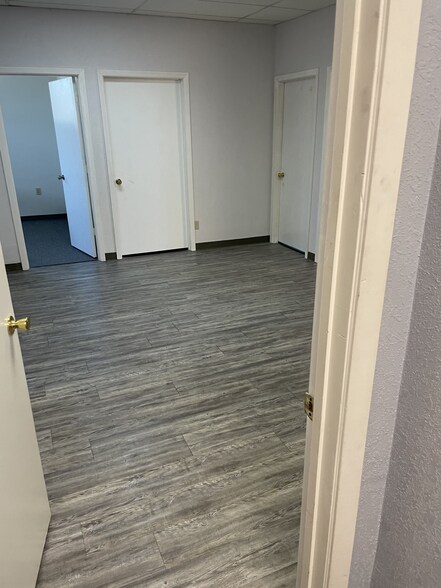 More Photos Of 120 Wanda Way, Hurst Office For Lease